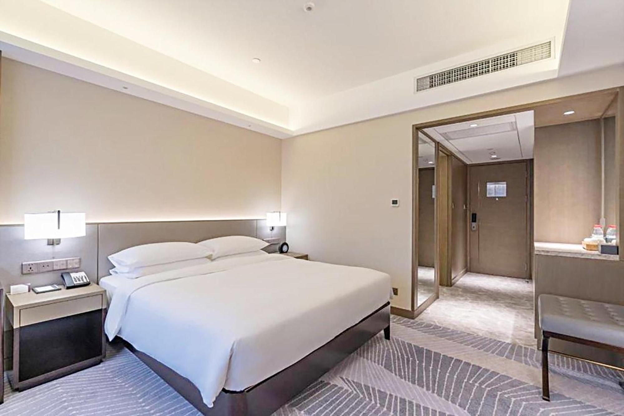 Hyatt Regency Metropolitan Chongqing Hotel Eksteriør billede